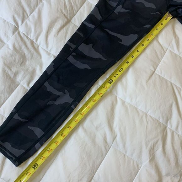 Athleta stash pockets, Black Camouflage Leggings, small - Picture 9 of 12